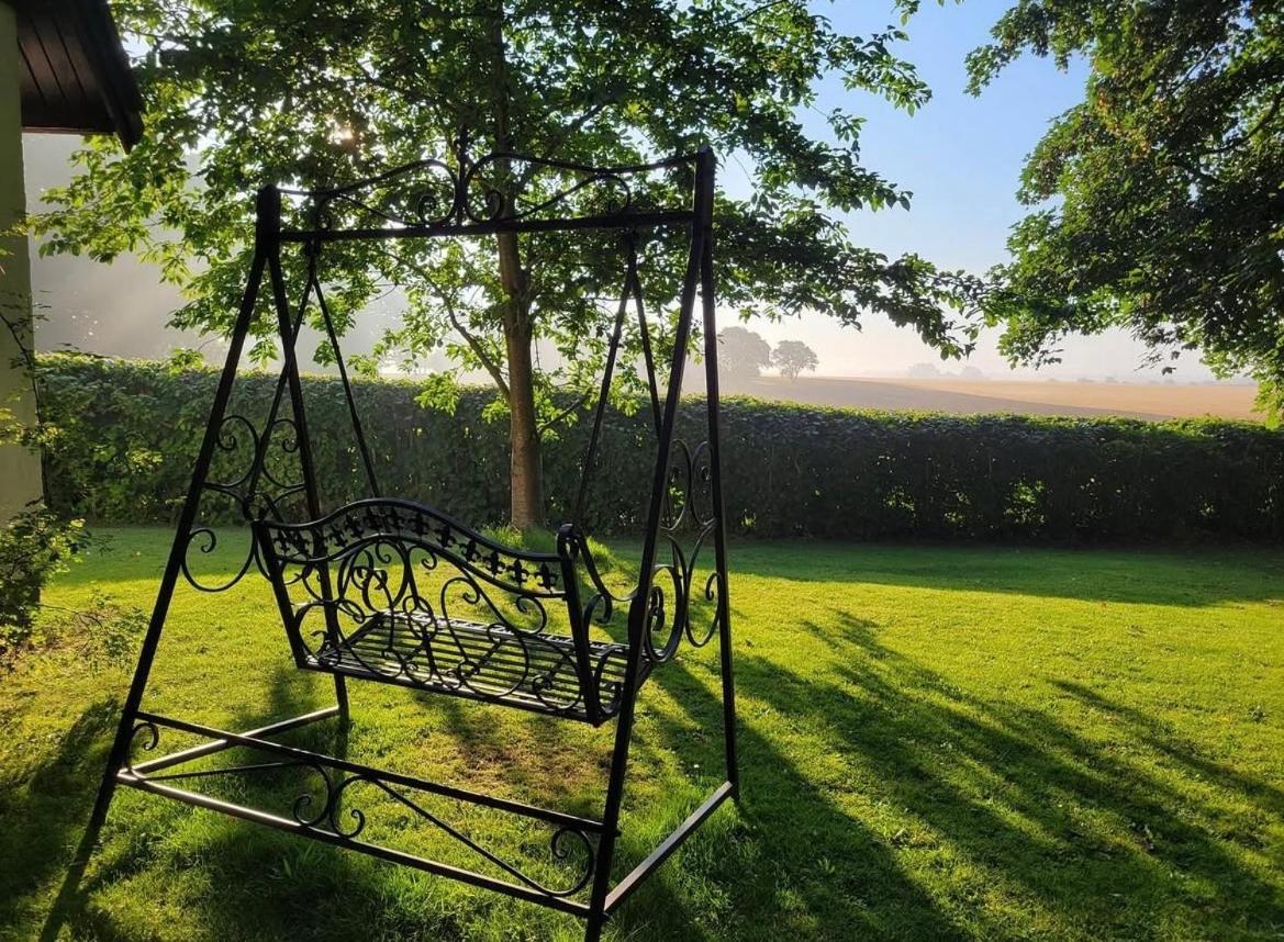 Aespoegarden Bed & Breakfast Klagstorp エクステリア 写真